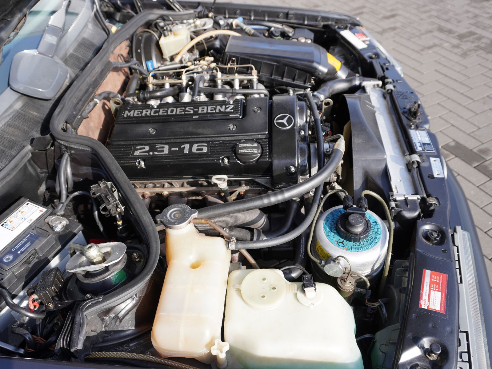 Fahrzeugabbildung Mercedes-Benz 190 E 2,3 16 V