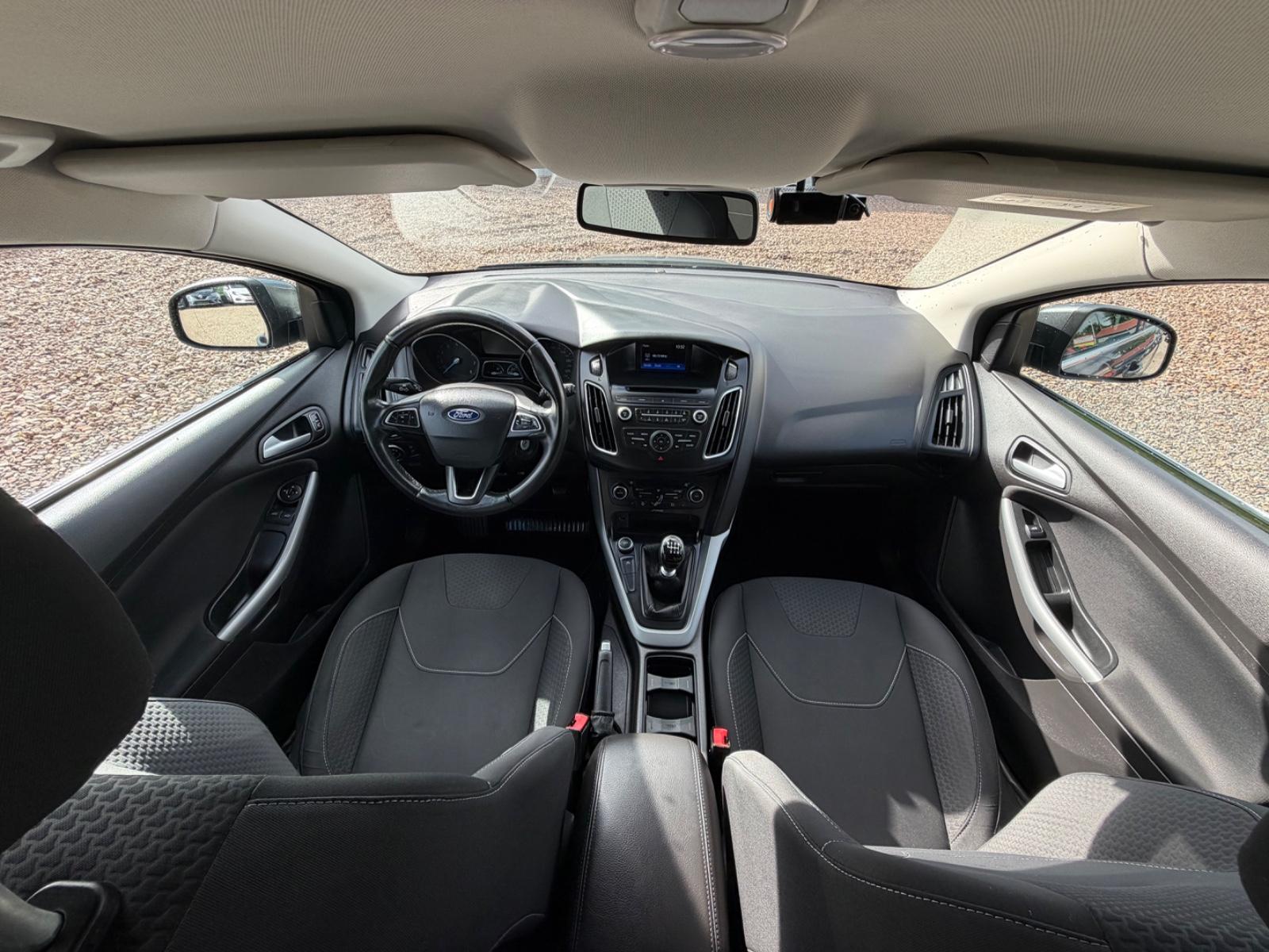 Ford Focus Turnier Sport Sportsitze Sport Lenkrad