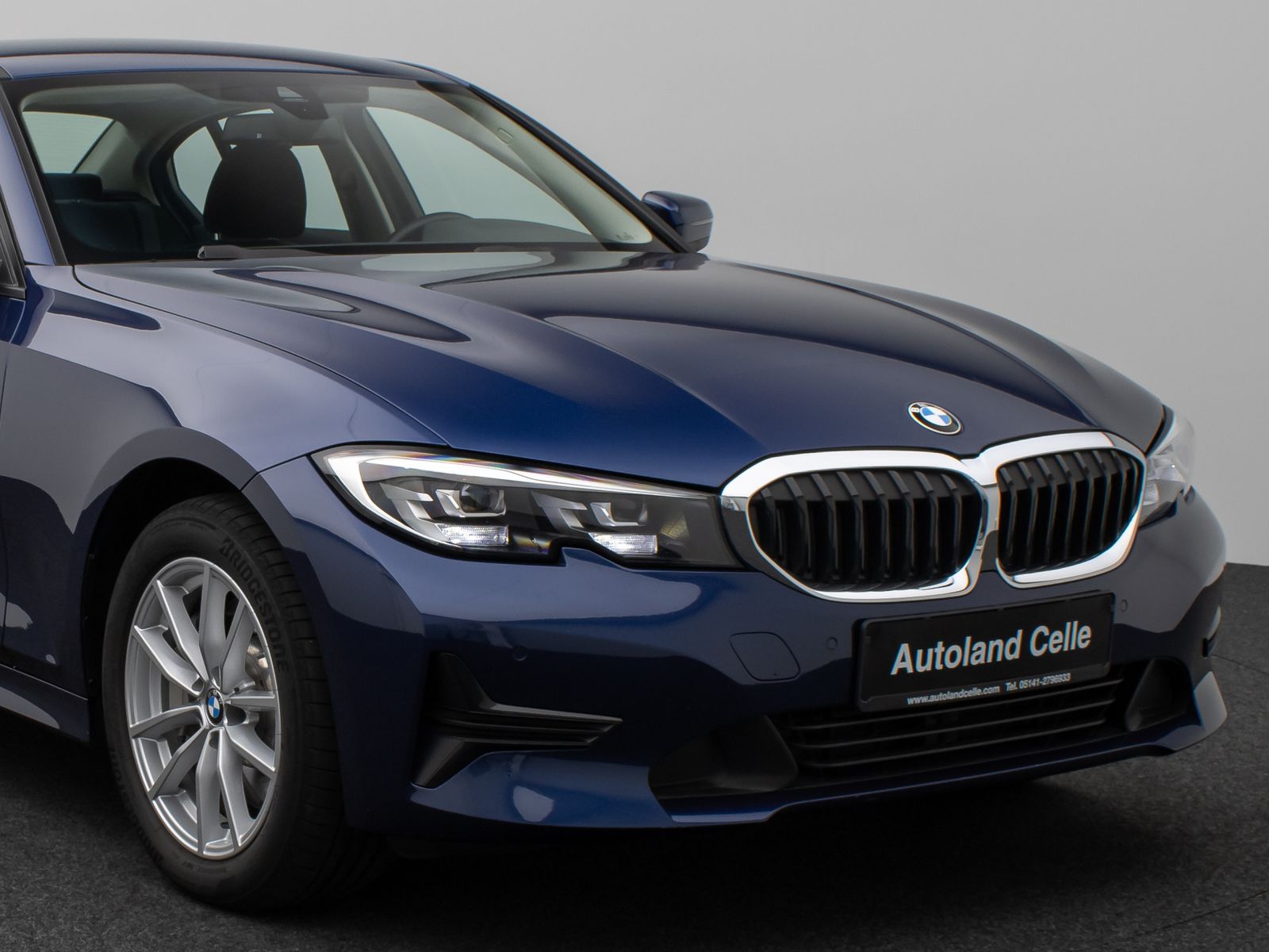 Fahrzeugabbildung BMW 330e  CockPitPro PDC Alarm Geschwindigkeitsreg