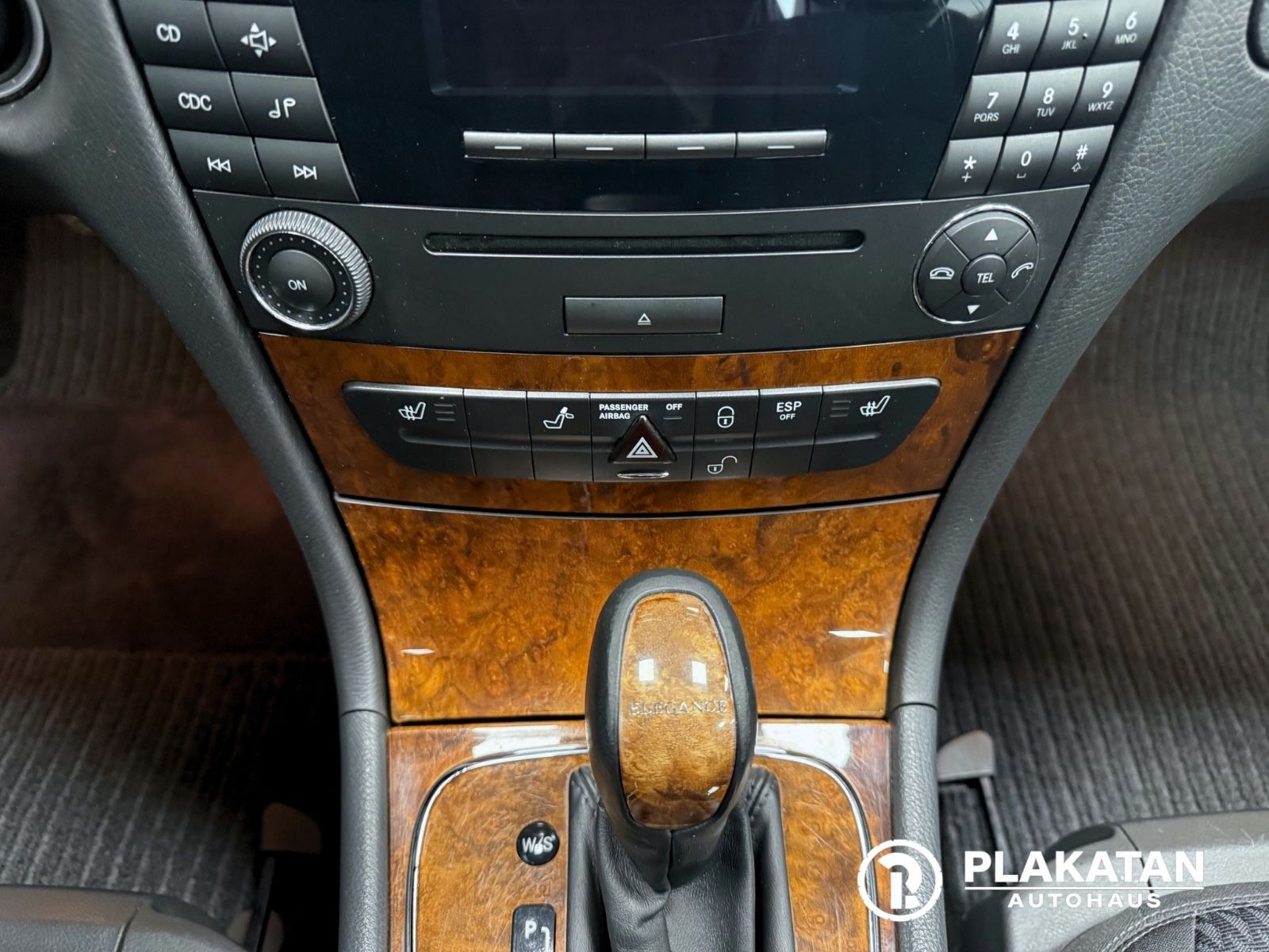 Fahrzeugabbildung Mercedes-Benz E 240 ELEGANCE, TÜV Neu, 2 Hand