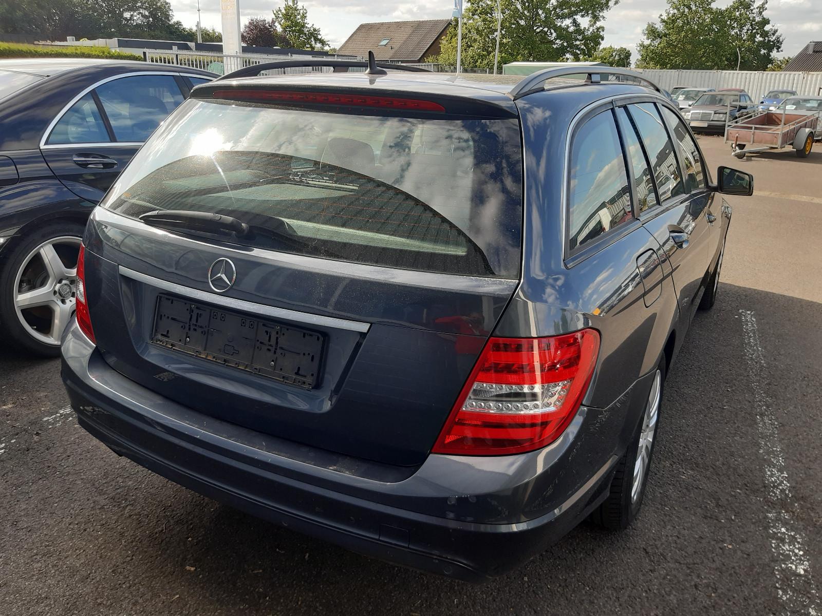 Mercedes-Benz C180 2014 — interior