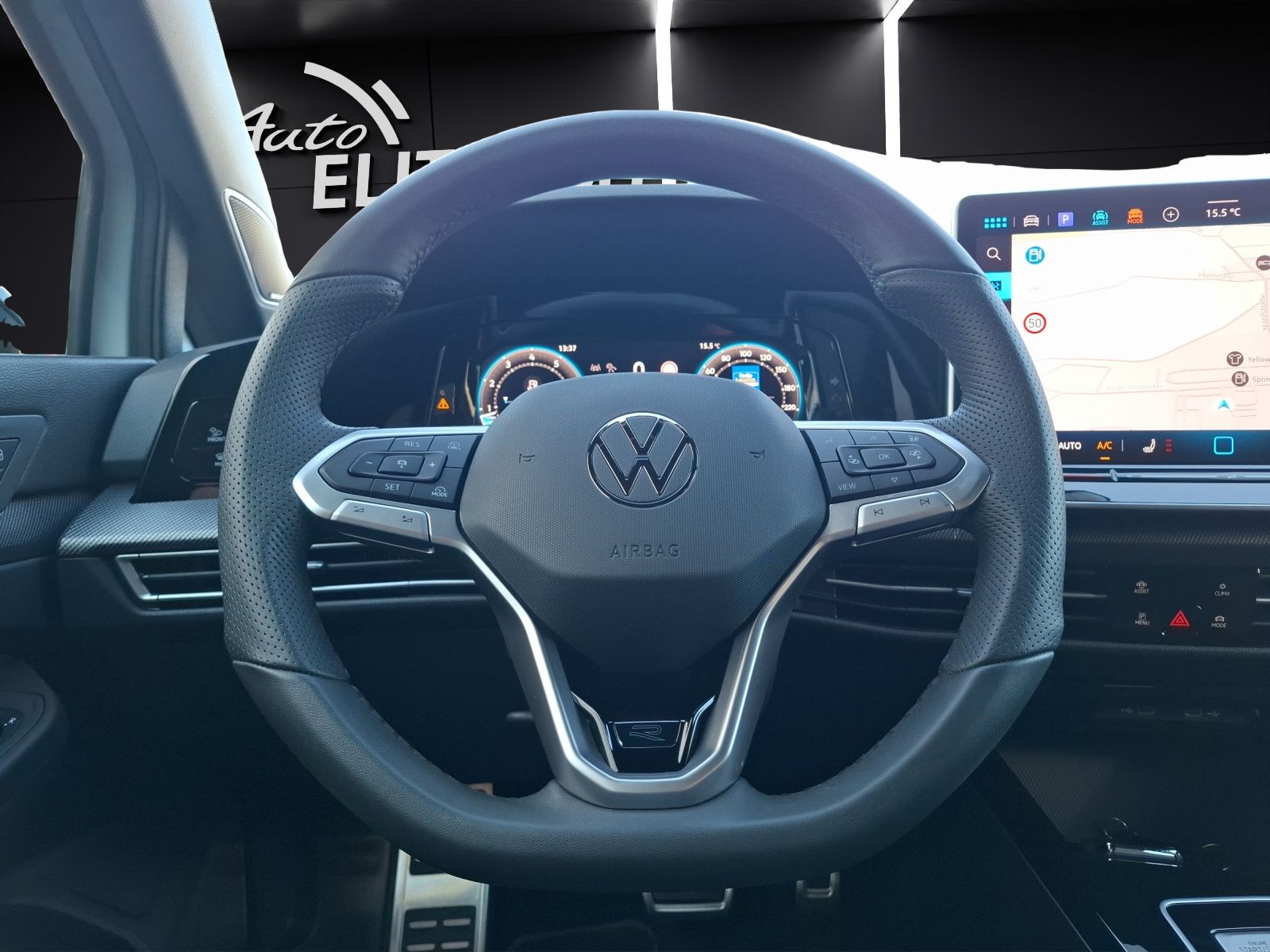 Fahrzeugabbildung Volkswagen Golf VIII Variant eTSI R-Line DSG LEDplus Navi A