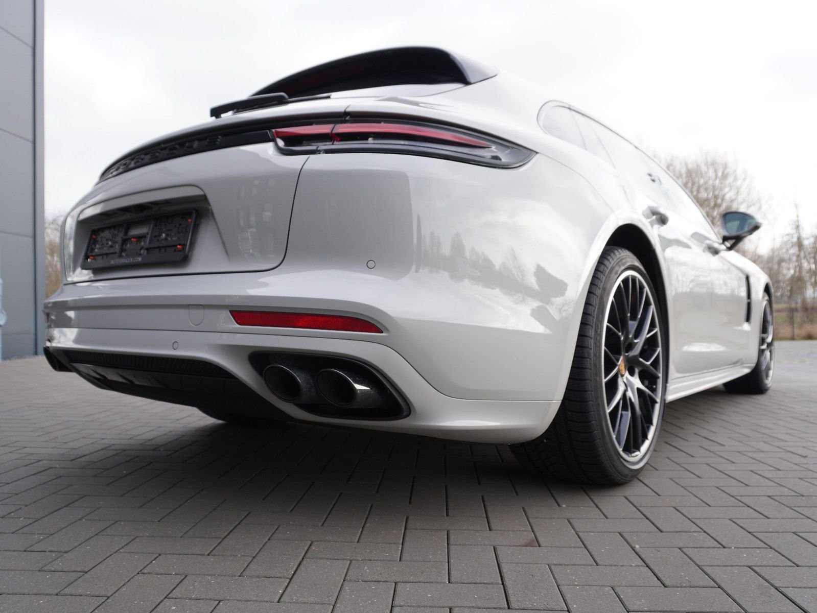 Fahrzeugabbildung Porsche Panamera Sport Turismo 4 E-Hybrid