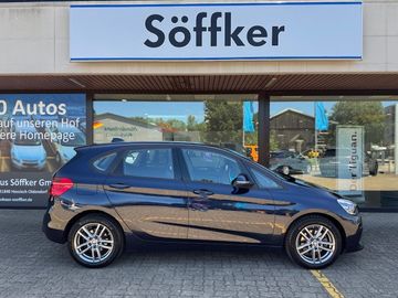 Fotografie BMW 220 i Active Tourer Sport Line Steptronic Navi