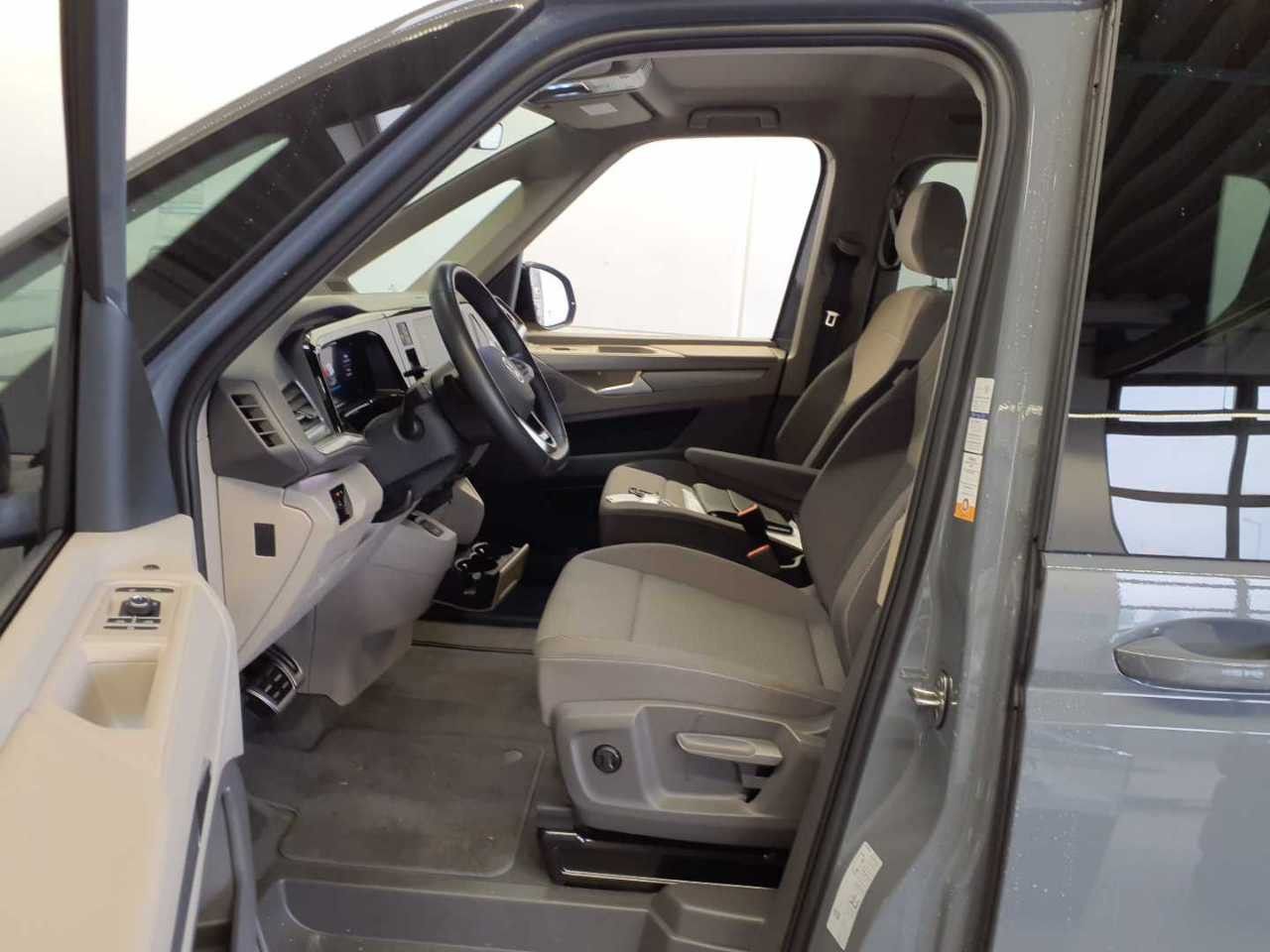 Volkswagen T7 Multivan Lang Life 2.0TDI DSG 8SITZE AHK KAM foto 3