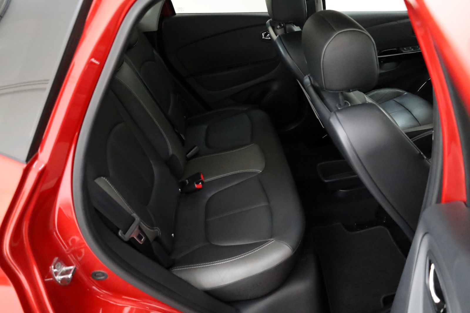 Fahrzeugabbildung Renault Captur XMOD Leder,Navi,SH,Kamera,SR+WR