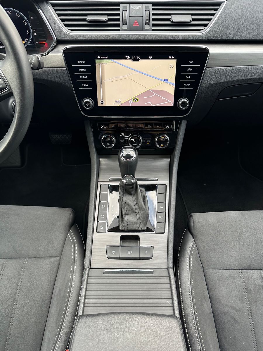 Fahrzeugabbildung SKODA Superb Combi 2.0 TDI DSG 4x4 Style NAV+LED+AHK