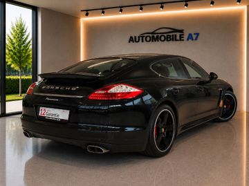 Porsche Panamera - 4