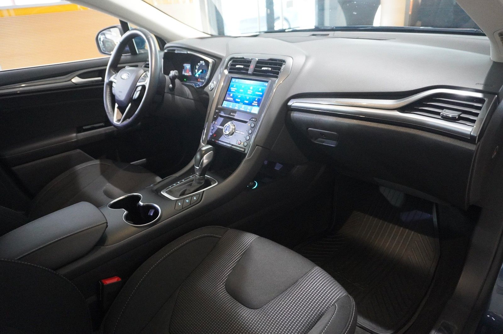 Fahrzeugabbildung Ford Mondeo Turnier 2.0 TITANIUM NAVI/LED/KAMERA/DAB+