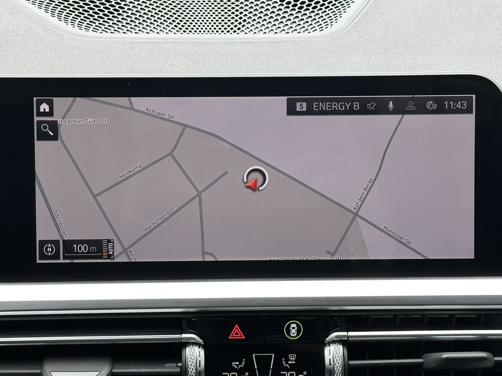 Fahrzeugabbildung BMW 330d Touring M-Sport NAV+LED+AHK+PANO+H&K+19ZOLL