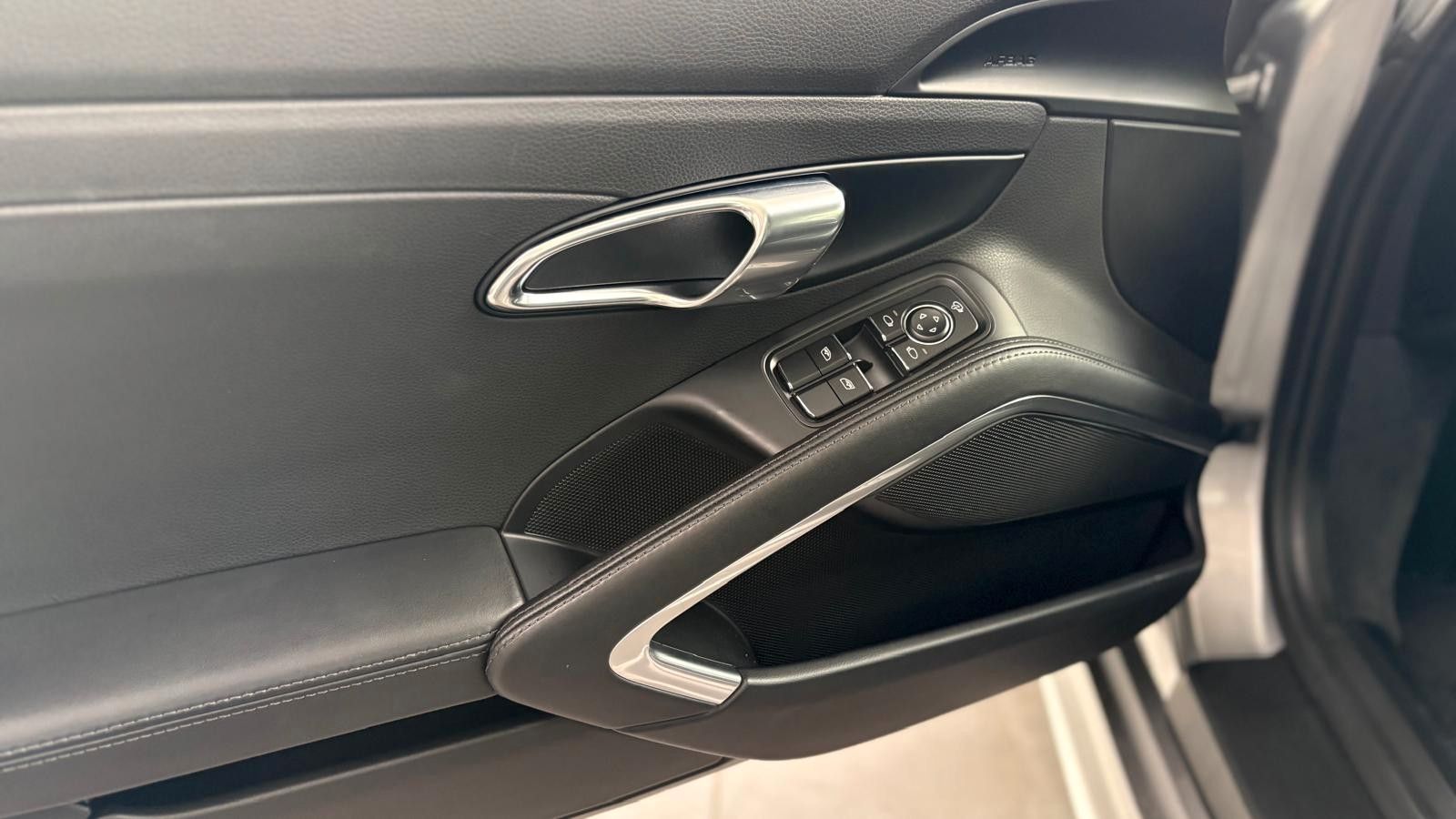 Fahrzeugabbildung Porsche Boxster/718/erst 44000km/TOP!