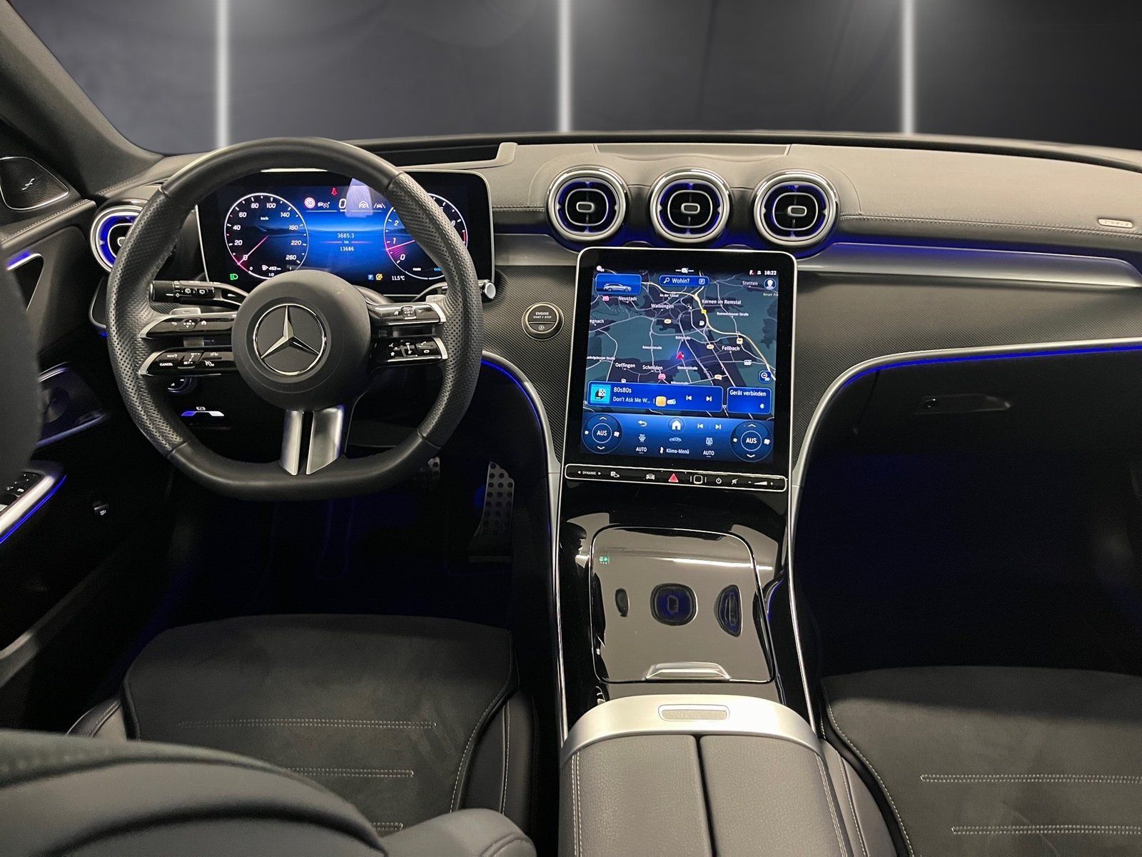 Fahrzeugabbildung Mercedes-Benz C 200 T AMG PLUs*Pano*HUD*AHK*Distro*Night*360°*