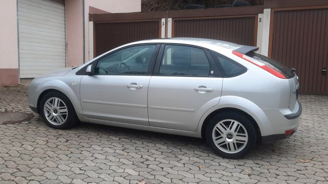 Ford Focus Lim. Ghia Klima HU 1-25