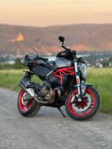 Ducati Monster 821 & Werkstattkostenübernahme + Zubehör - Offers