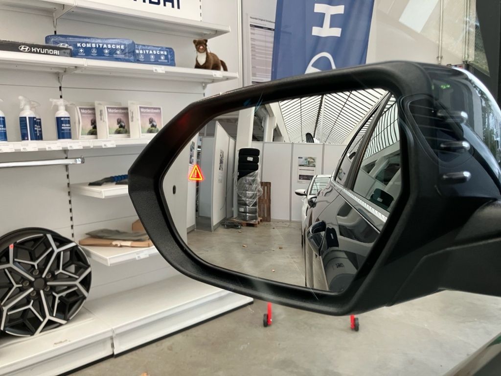 Fahrzeugabbildung Hyundai KONA EV 2WD 65kWh Prime 2xKlima 360 ACC AUT HUD