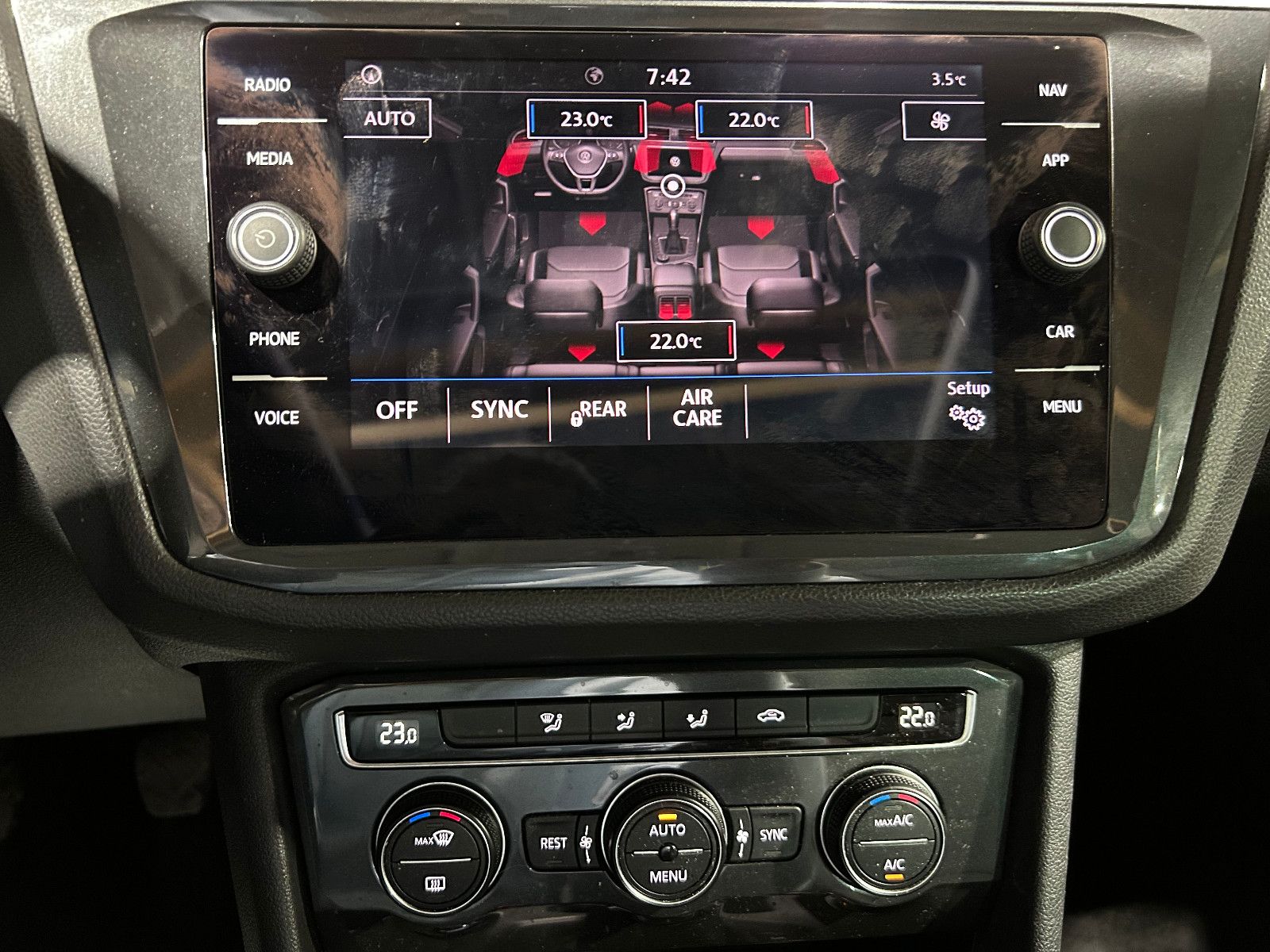 Fahrzeugabbildung Volkswagen Tiguan Highline BMT/PANO/ACC/APPLE/ALCANTARA/KAM