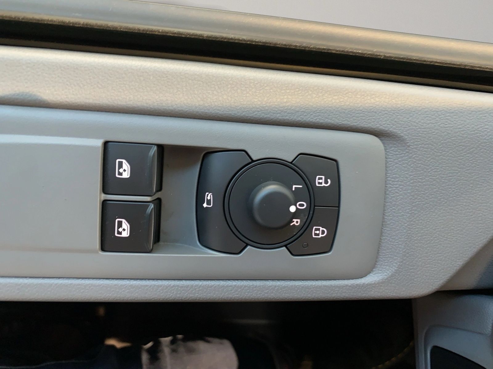 New Transporter Kasten 2.0 TDI 4MOTION, AHK, ACC