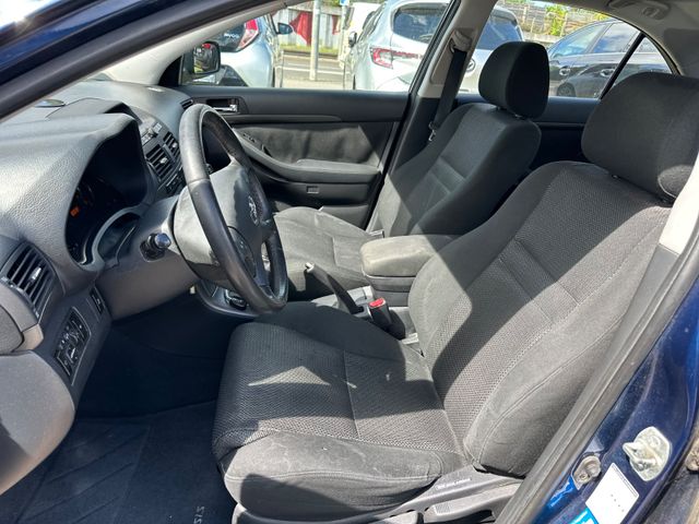 Toyota Avensis 1.8 Liftback