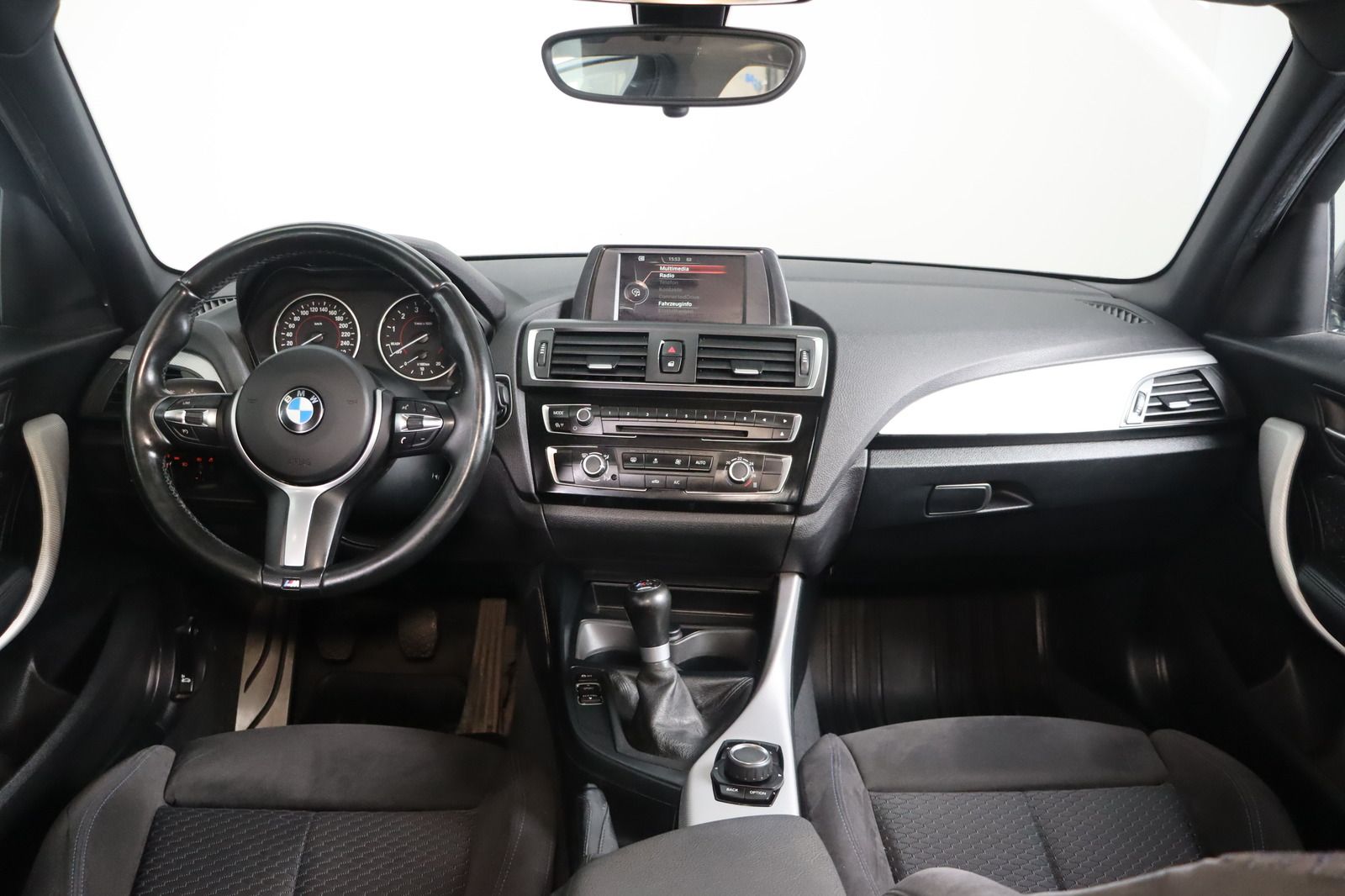 Fahrzeugabbildung BMW 118 i M Sport Paket 1. Hand
