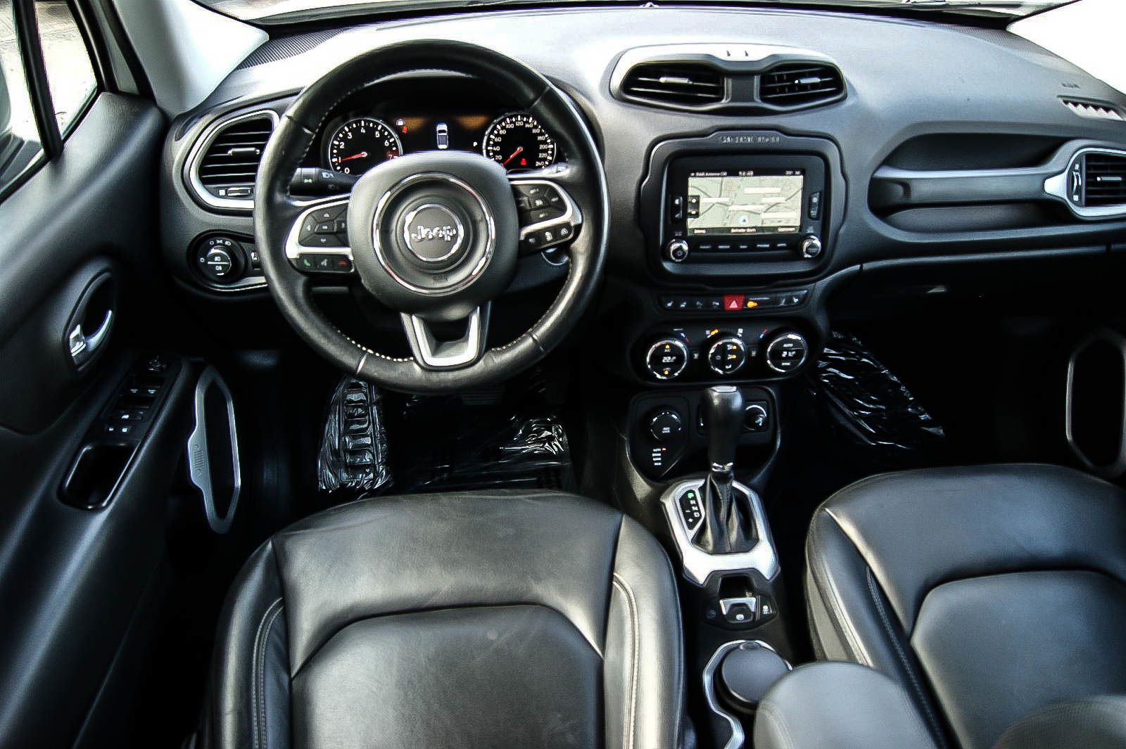 Fahrzeugabbildung Jeep Renegade Limited 4WD Auto LEDER NAVI KEYLESS PDC