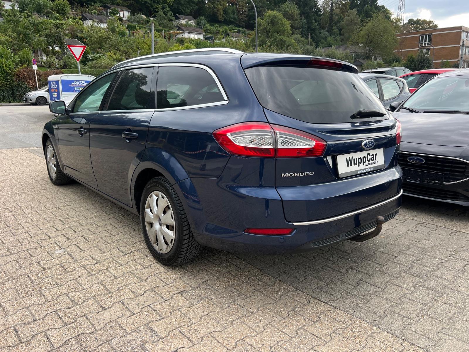 Ford Mondeo 2012 — rear view