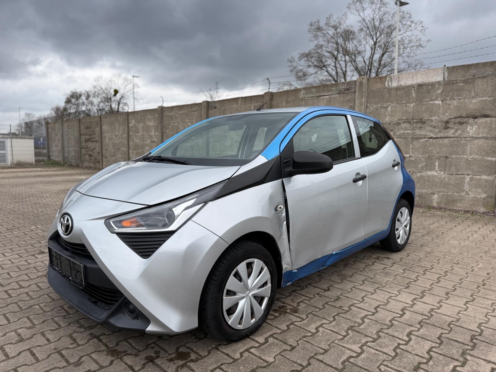 Toyota Aygo AYGO x-business