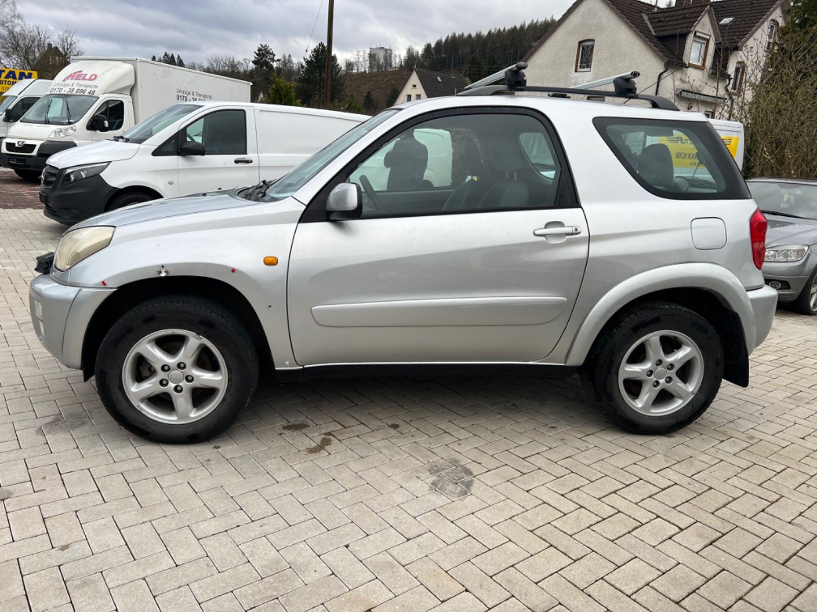 Fahrzeugabbildung Toyota RAV 4 2.0 4x4