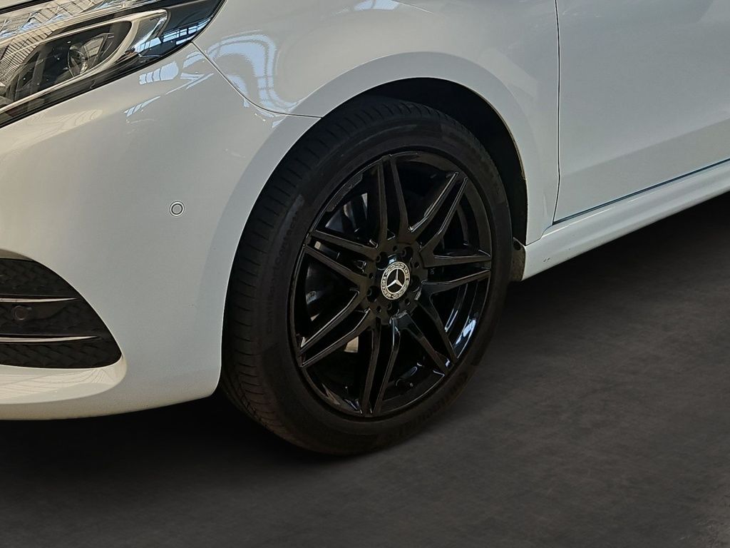 Fahrzeugabbildung Mercedes-Benz V 300 d Avantgarde Edition lang AMG 2,5AHK Tisch