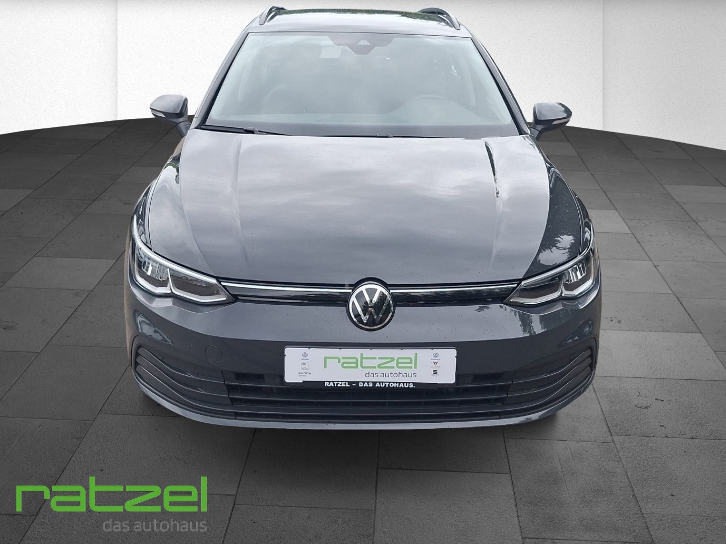 Fahrzeugabbildung Volkswagen Golf Variant VIII Life 1.0 TSI App Connect Klima