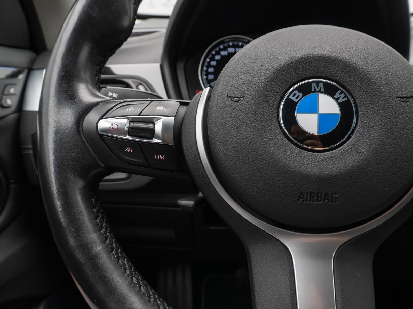 Fahrzeugabbildung BMW X1 sD20d xLine Navi+HUD Kamera DAB AHK Sportsitz