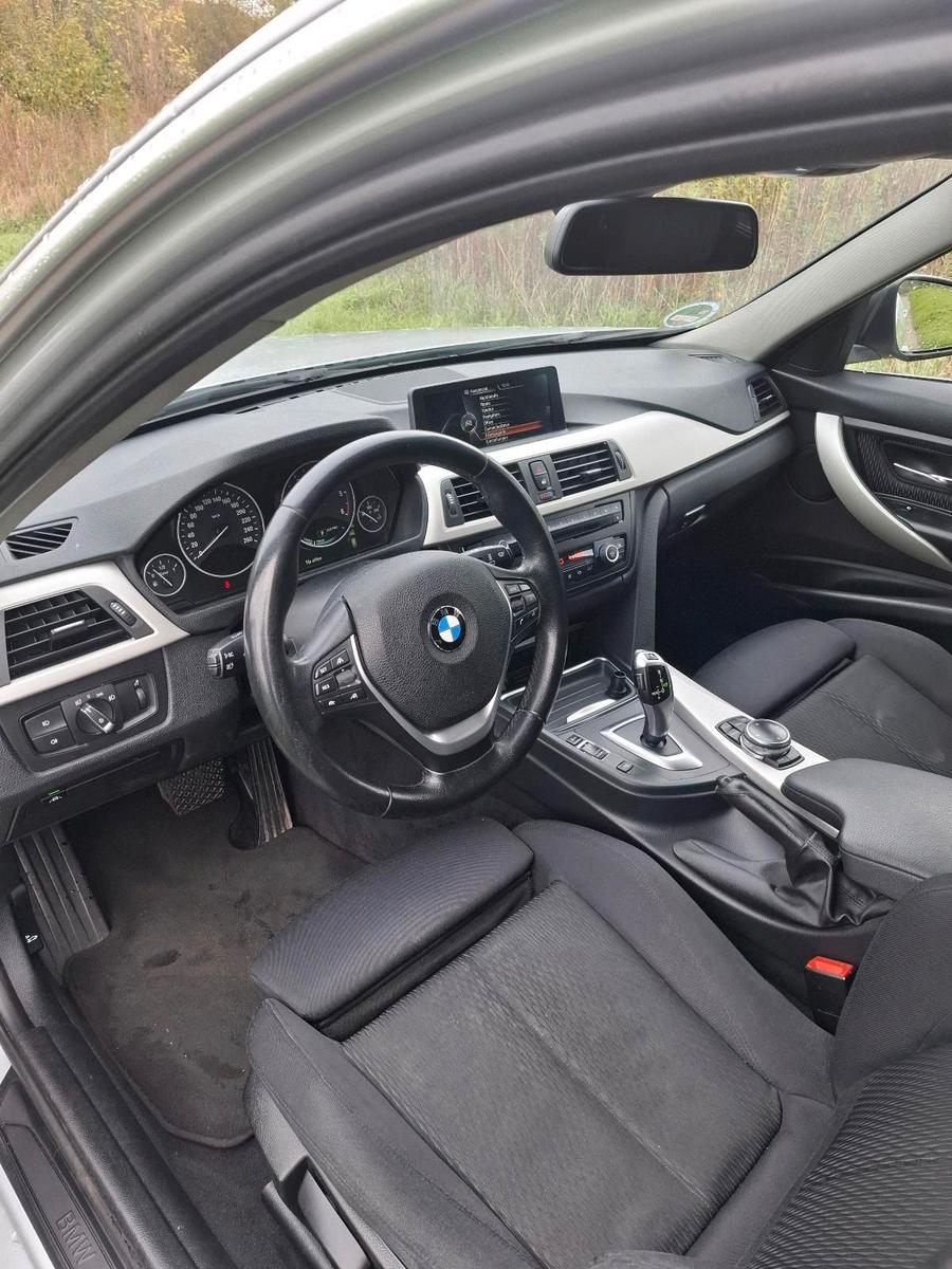 BMW 320 2013 — photo 11