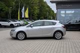 Opel Astra 1.6 Cosmo Autom. *SHZ*PDC*Xenon*Navi* - Opel Astra aus 2010: 1.6