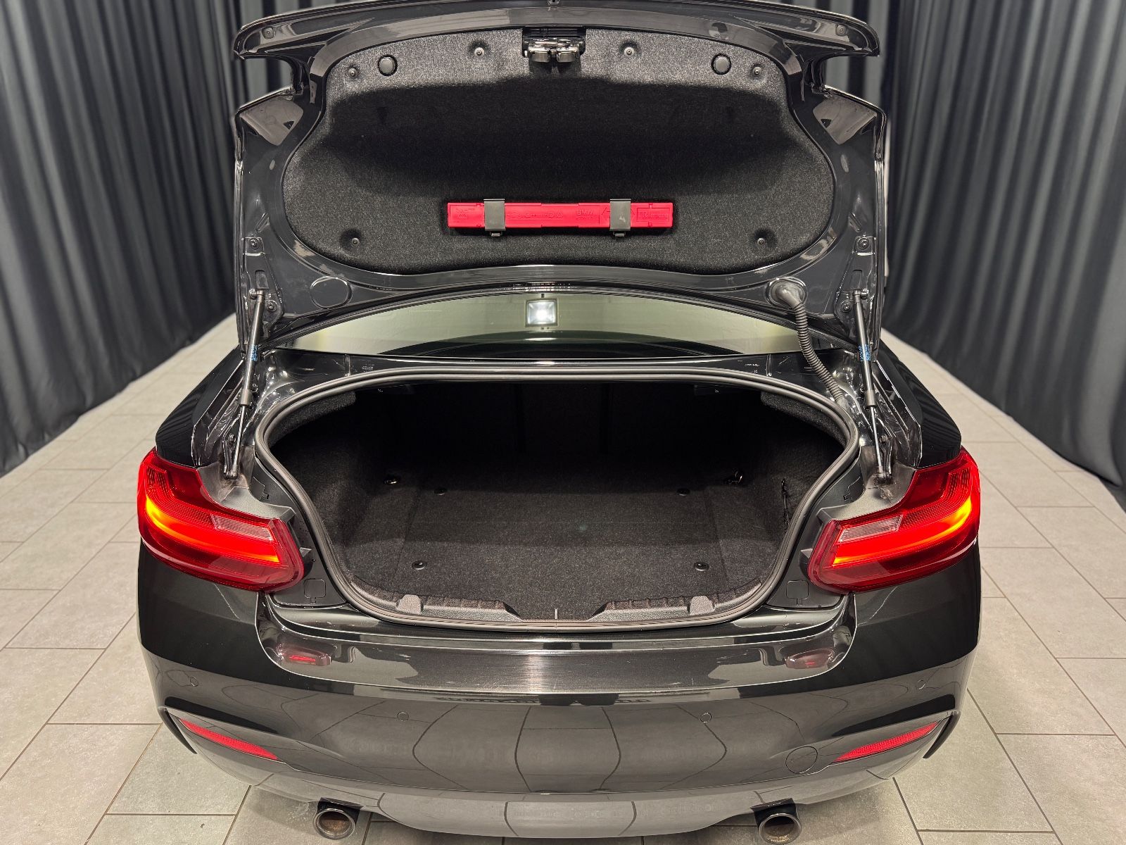 Fahrzeugabbildung BMW M240i Coupe xDrive|M-PERFORMANCE|1.HAND|