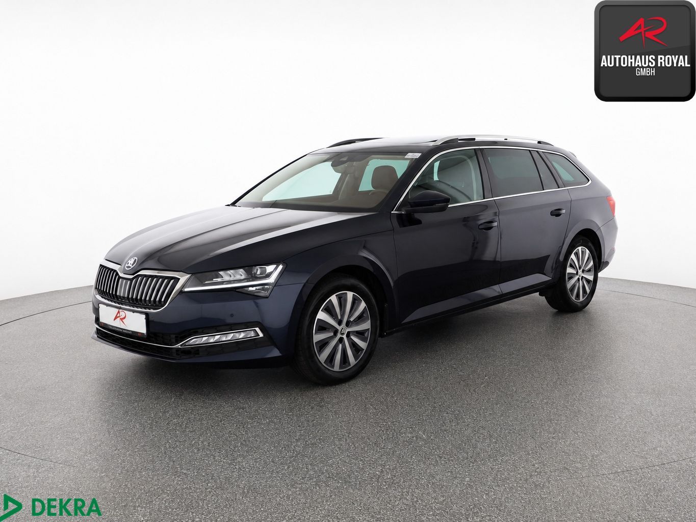 Skoda Superb Combi 2.0 TSI 4x4 PANO,360GRAD,MASSAGE,SH