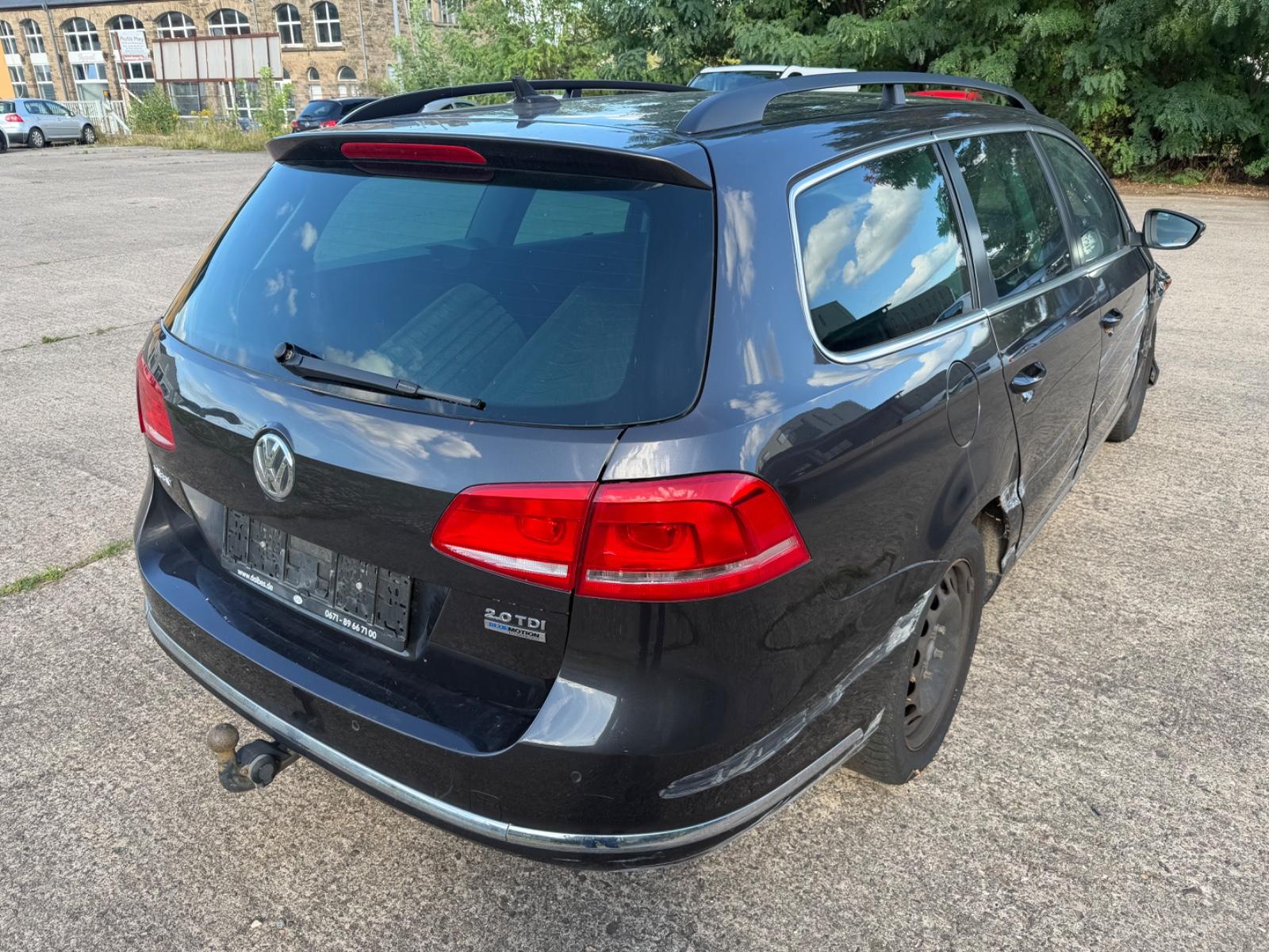 Volkswagen Passat 2011 — photo 8