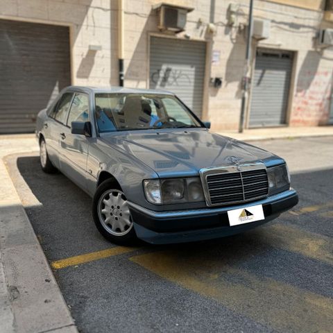 Mercedes-Benz Mercedes 200 D 5 **CON CERTIFICATO STORICO**