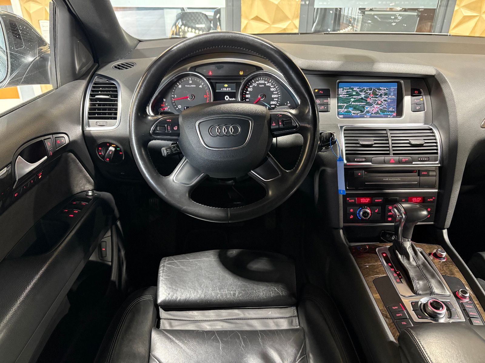 Fahrzeugabbildung Audi Q7 3.0 TDI quattro/S-LINE/MEMORY/XENON/7-SITZ/V6