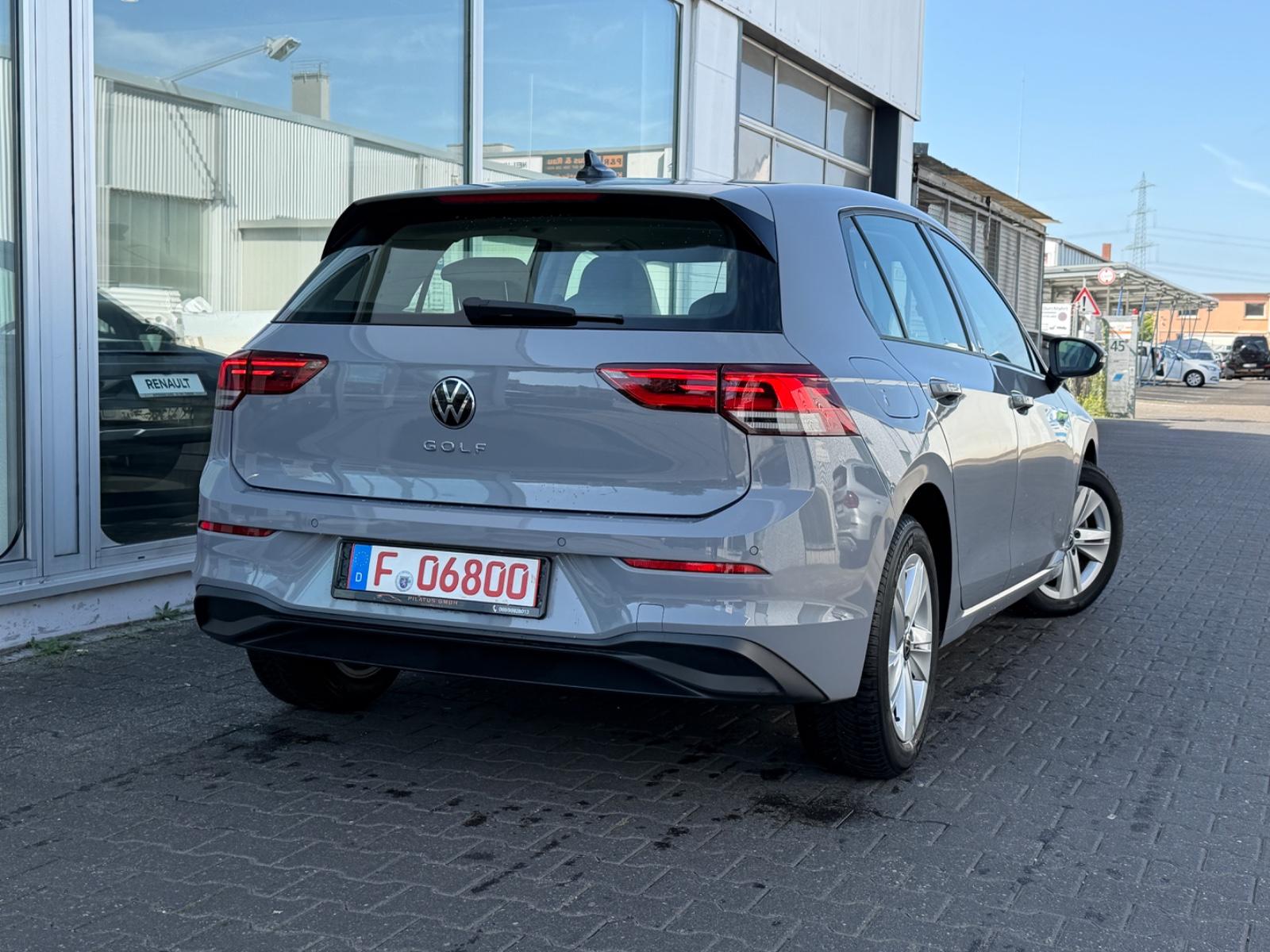 Volkswagen Golf VIII Lim. Life LED/Navi/Kamera/SitzHz/ACC, миниатюра 2
