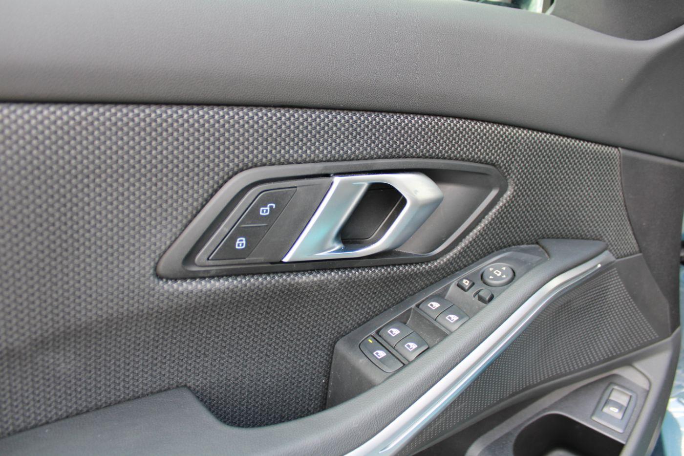 BMW 318i Limousine Navi LED ACC Kamera DAB Ambiente