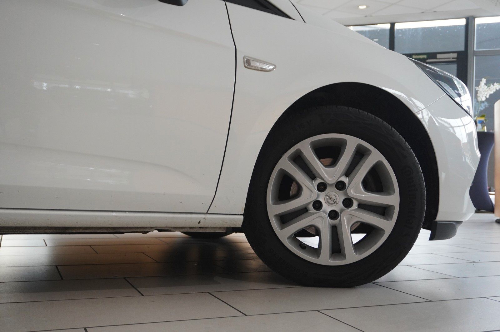 Fahrzeugabbildung Opel Astra K ST 1.2T EDITION NAVI/LED/KAMERA/SHZ/DAB+