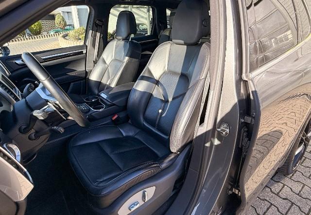 Porsche Cayenne  Pano SHZ Navi CarPlay Scheckheft 21 Zol