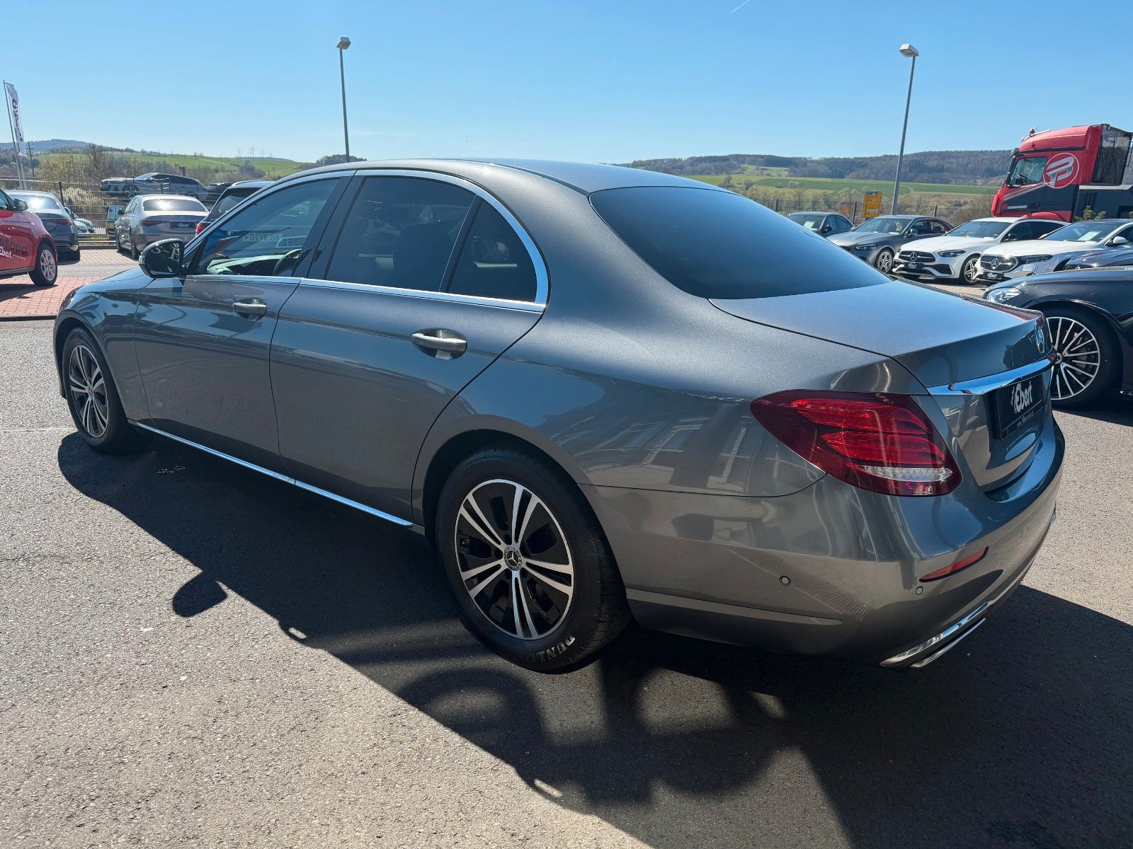 Fahrzeugabbildung Mercedes-Benz E 200 Avantgarde+RFK+Multibeam+Ambiente+