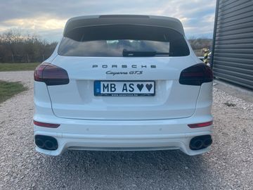 Porsche Cayenne - 4