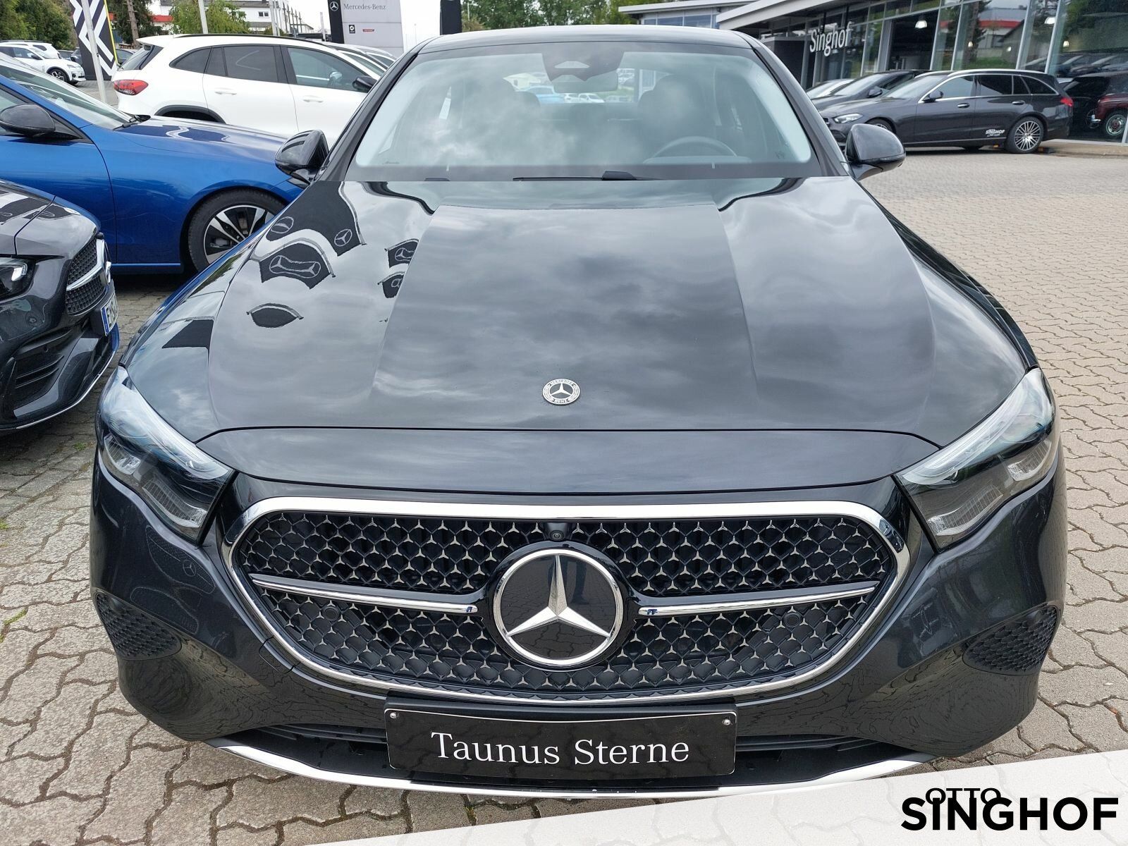 Fahrzeugabbildung Mercedes-Benz E 220 d Avantgarde +AHK+Digital LED+Standhg+360°