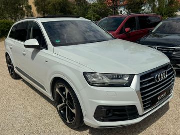 Audi Q7 - 1