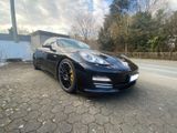 Porsche Panamera 4S  - Porsche Panamera: Schwarz