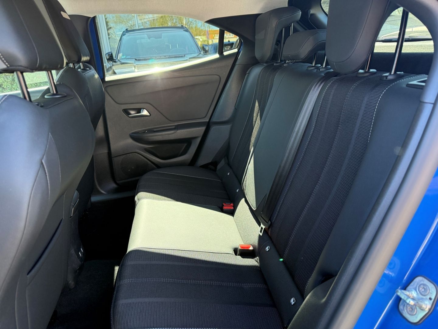 Fahrzeugabbildung Opel Mokka Elegance 1.2 Turbo SHZ+LHZ+Kamera