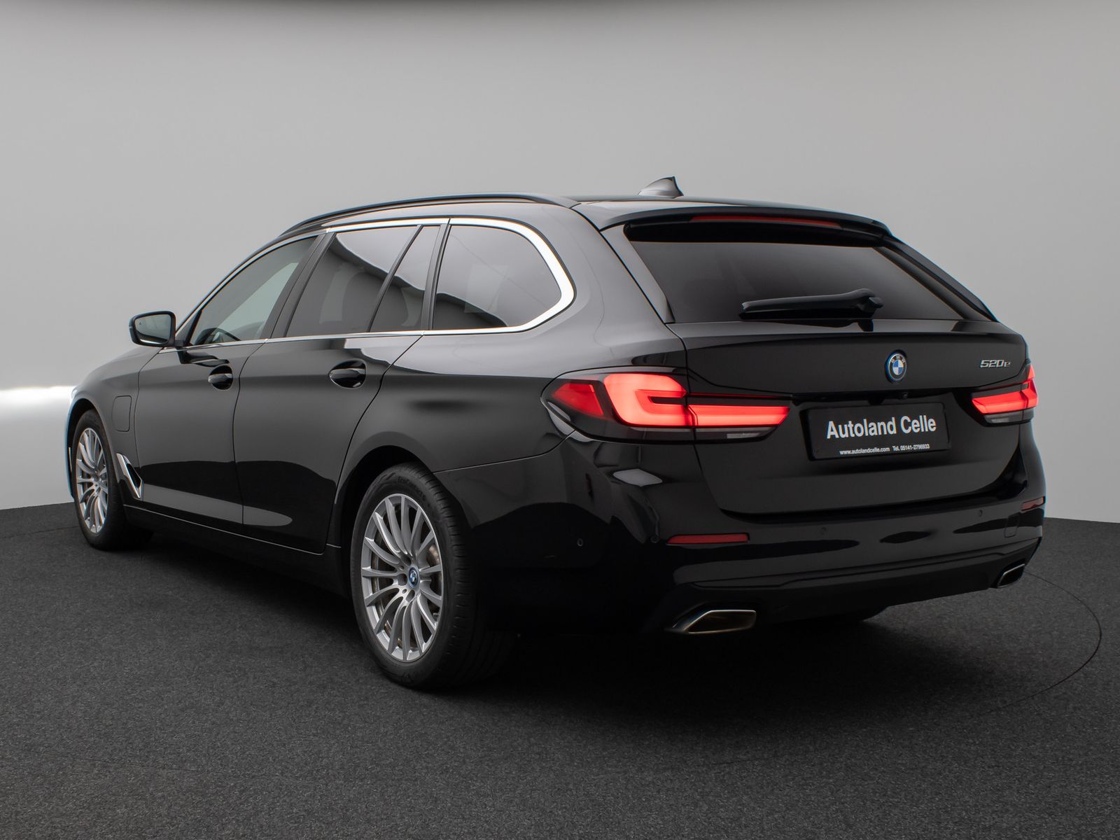 Fahrzeugabbildung BMW 520e  Laser 360° HUD DAB H/K ACC Alarm Komfort