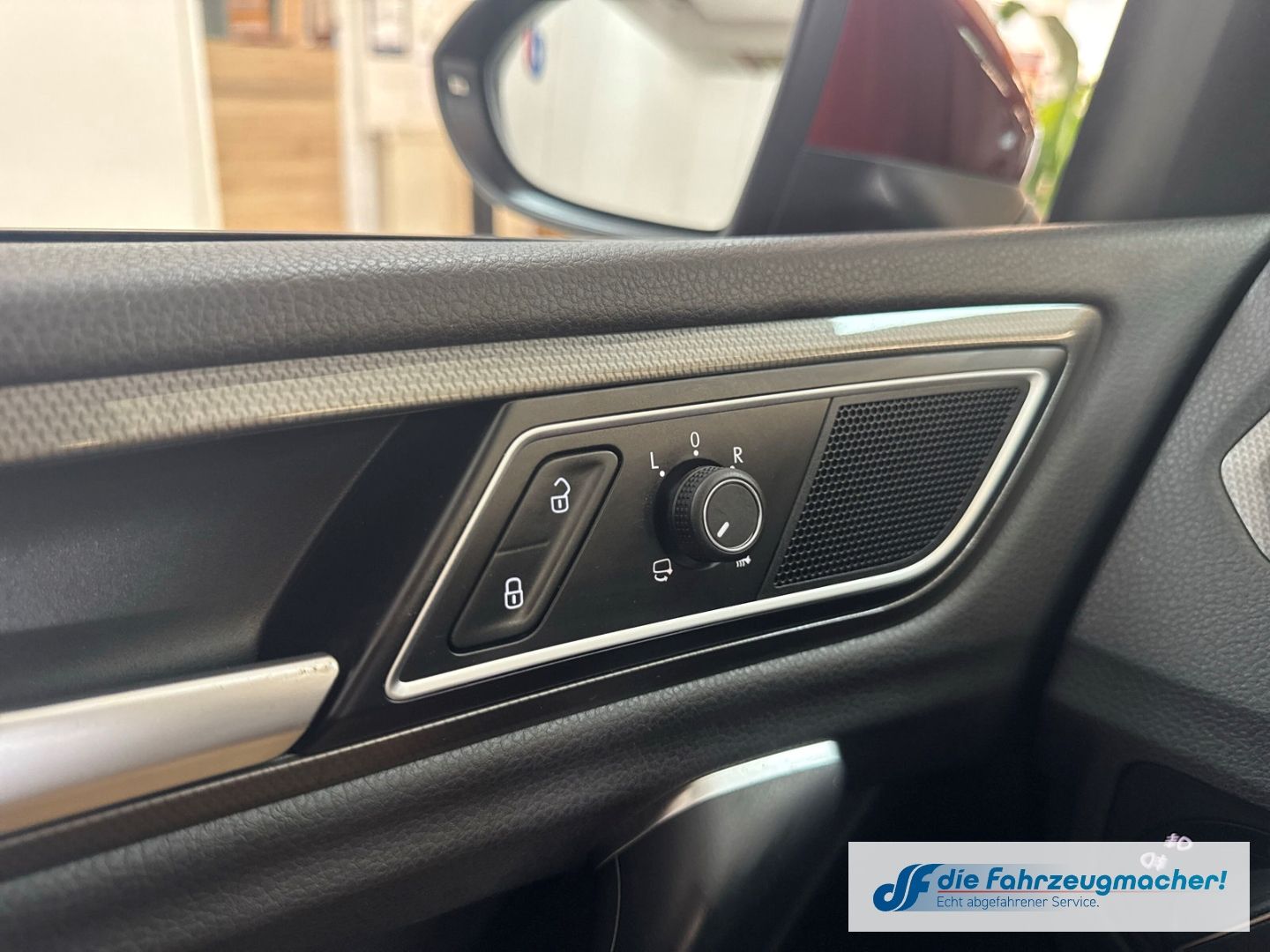 Fahrzeugabbildung Volkswagen Golf Sportsvan VII Join Navi Dyn. Kurvenlicht AC