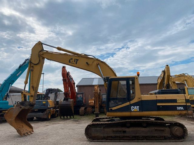 CAT 325L